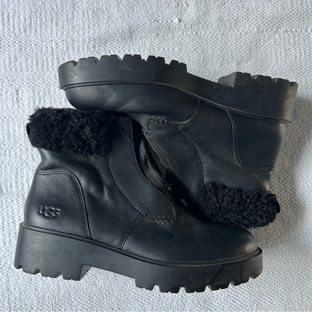 UGG Czeriesa Women's Black Boots